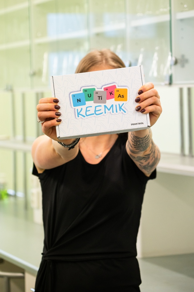 Keemia lauamäng "Nutikas Keemik"