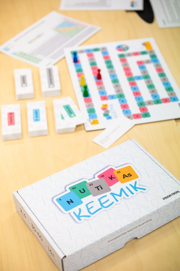 Keemia lauamäng "Nutikas Keemik"